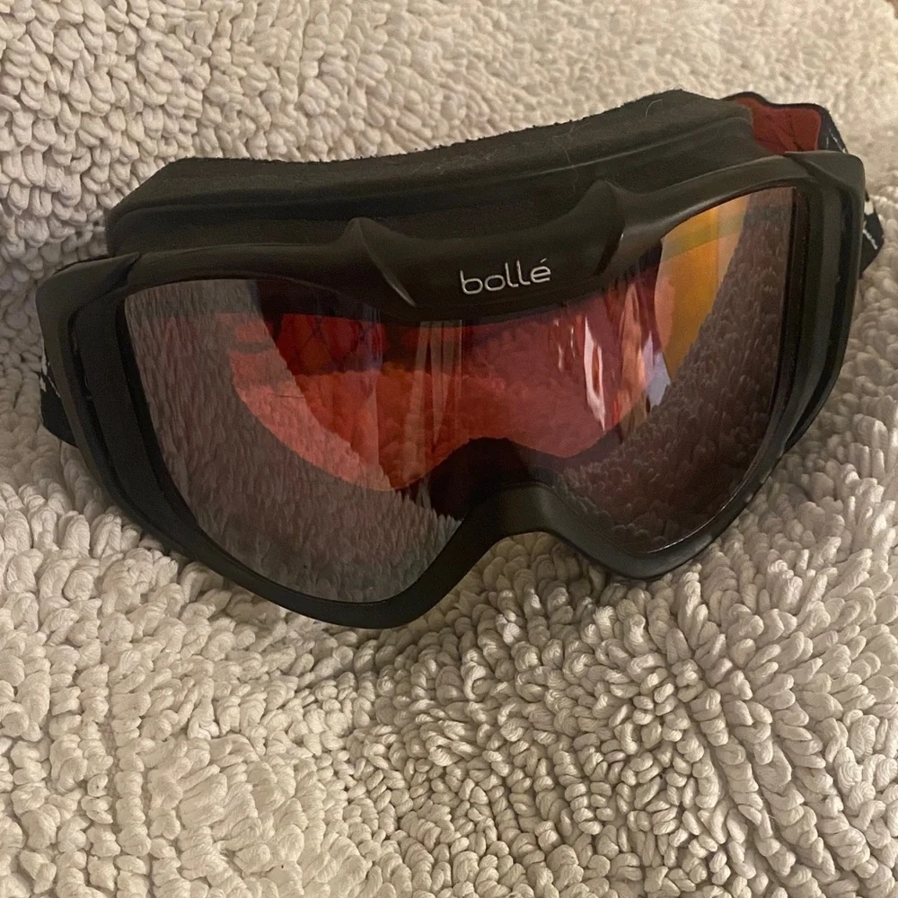 Bolle Black Frame with Red Lens Goggles